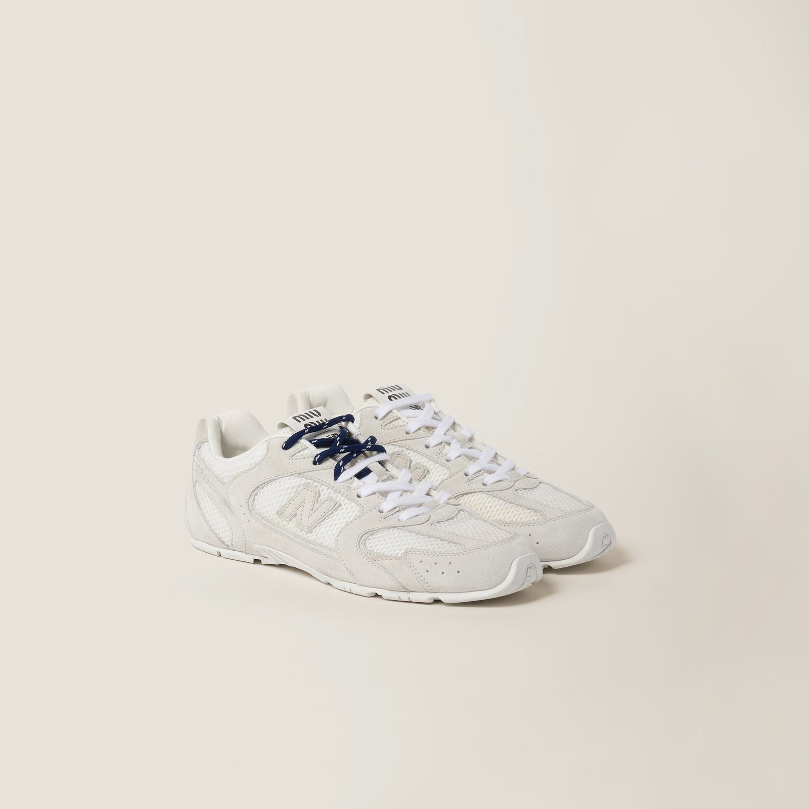 White1_64360794-5b81-42c2-ba18-47e47e9fd616.jpg